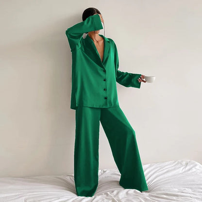 Seidige Eleganz Pyjama-Set in Übergröße - Belen