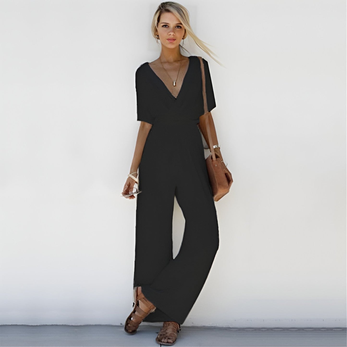 Sexy und raffinierter Jumpsuit mit V-Ausschnitt - Norah