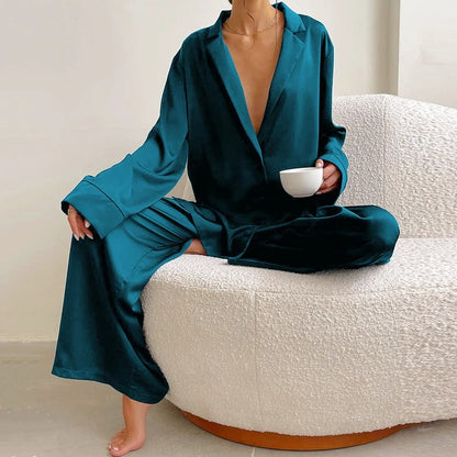 Seidige Eleganz Pyjama-Set in Übergröße - Belen