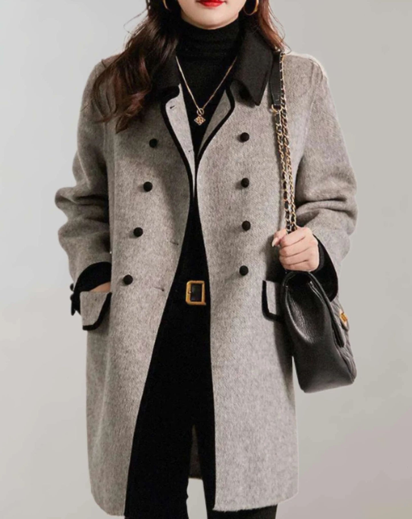 Damen Trenchcoat aus dicker und warmer Wolle – ideal für Herbst- und Wintertage.