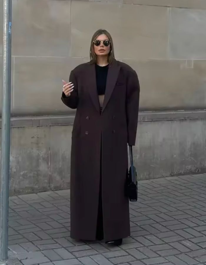 Eleganter Trenchcoat für Frauen ideal für Herbst und Winter, klassisches Design mit doppelt geknöpfter Front