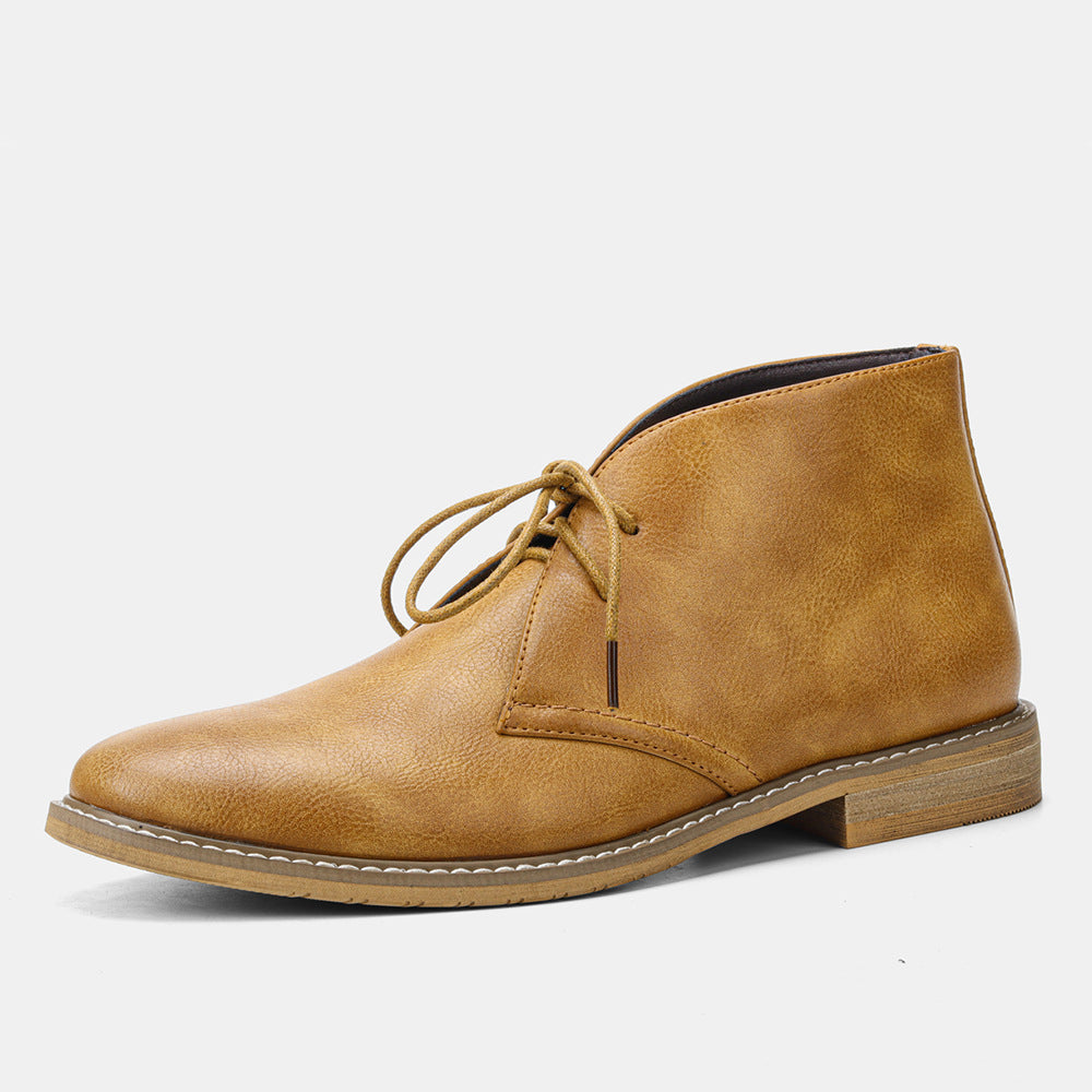 Klassische Herren-Desert Boots, stilvoll und bequem, ideal für Herbst- oder Wintertage.