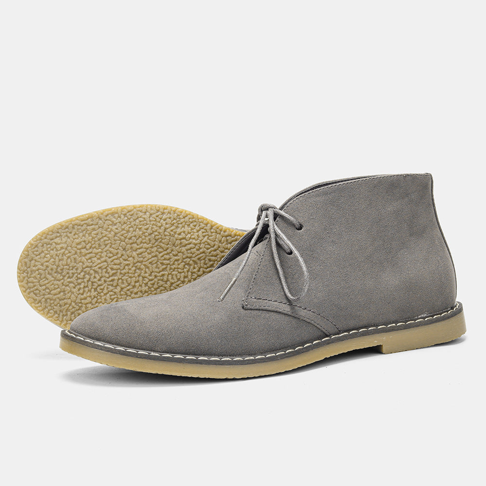 Klassische Herren-Desert Boots, stilvoll und bequem, ideal für Herbst- oder Wintertage.