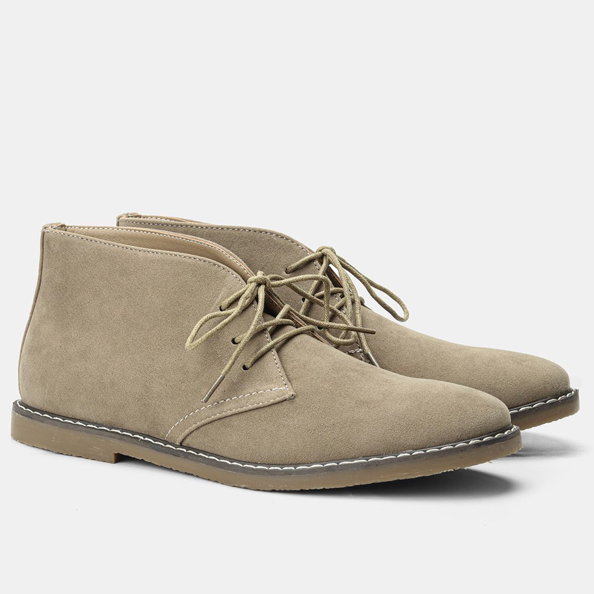 Klassische Herren-Desert Boots, stilvoll und bequem, ideal für Herbst- oder Wintertage.