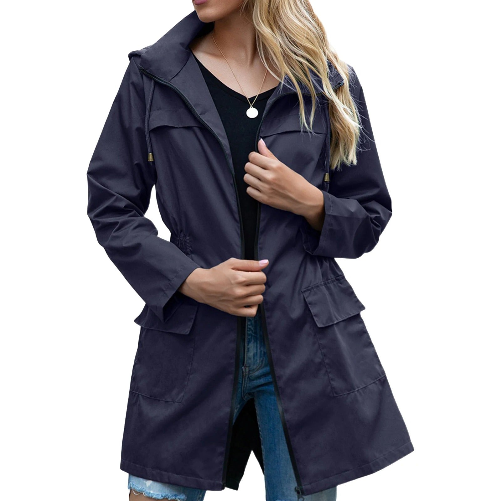 Lässige wasserdichte Outdoor-Jacke mit atmungsaktivem Material und praktischen Taschen, ideal für Herbst- oder Wintertage.