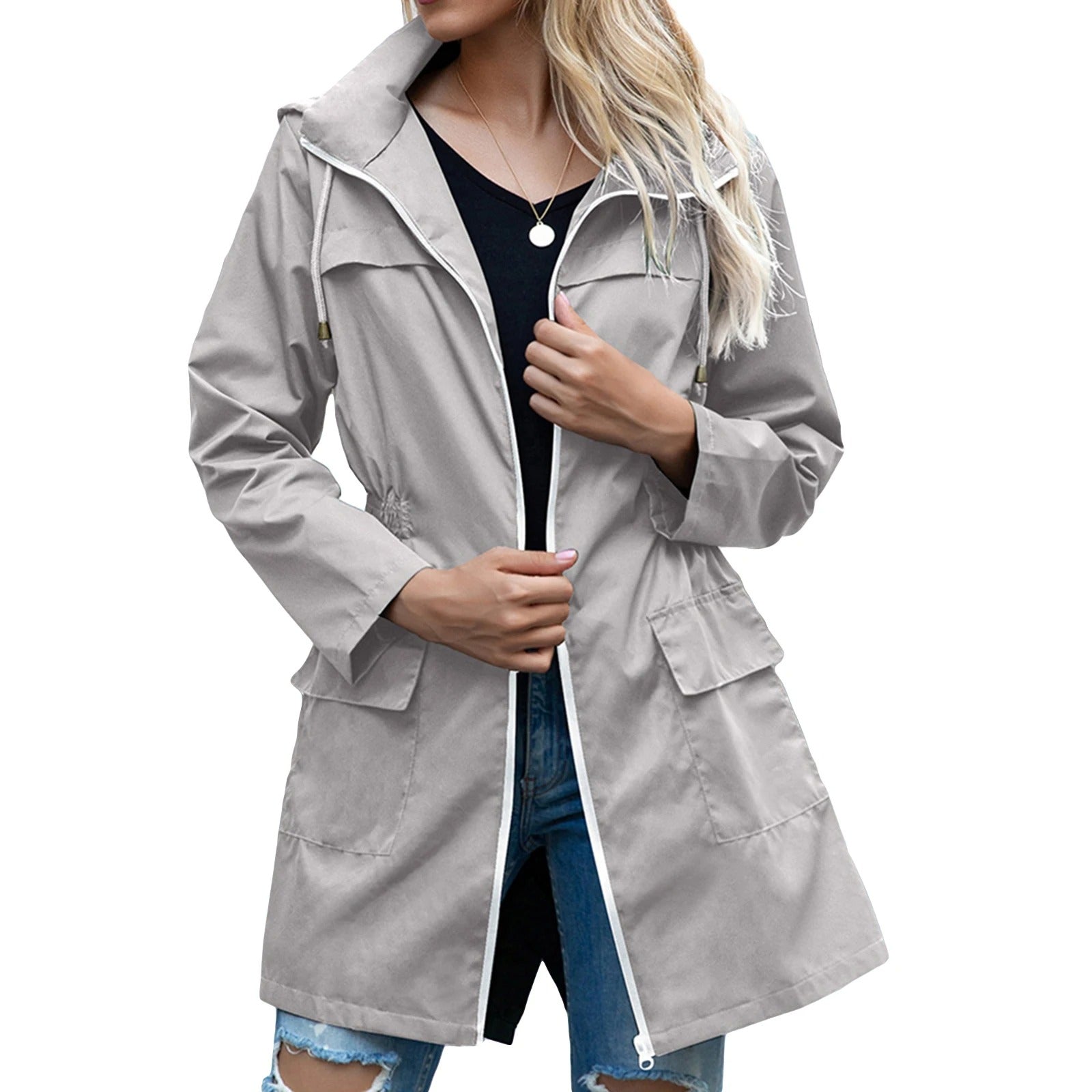 Lässige wasserdichte Outdoor-Jacke mit atmungsaktivem Material und praktischen Taschen, ideal für Herbst- oder Wintertage.