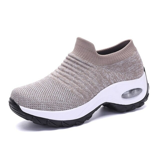 Laufschuhe Hypersoft mit atmungsaktivem Strickmaterial und rutschfester Sohle für Komfort im Herbst und Winter.