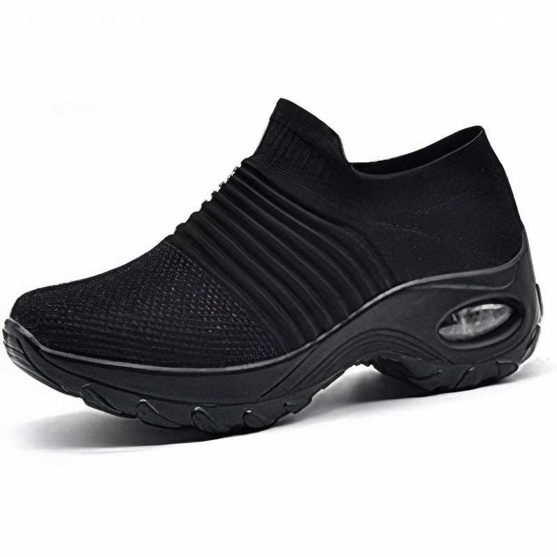 Laufschuhe Hypersoft mit atmungsaktivem Strickmaterial und rutschfester Sohle für Komfort im Herbst und Winter.