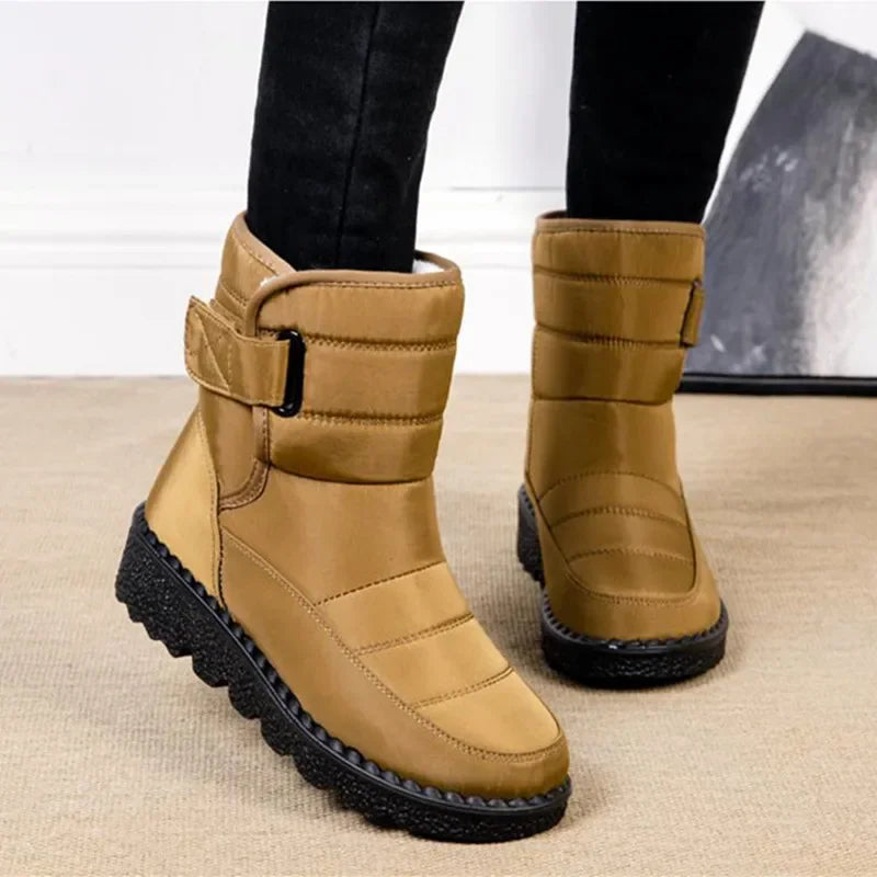 Orthopädische Winterstiefel für Frauen, ideal für kalte Herbst- und Wintertage, ergonomisches Design mit rutschfester Sohle und warmem Innenfutter.