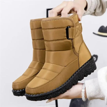 Orthopädische Winterstiefel für Frauen, ideal für kalte Herbst- und Wintertage, ergonomisches Design mit rutschfester Sohle und warmem Innenfutter.