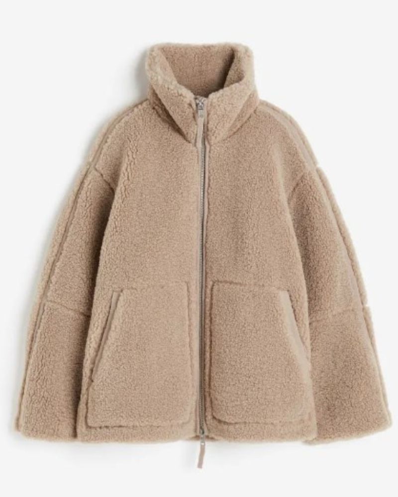 Warme Teddyjacke für Frauen, kuschelig und ideal für kalte Herbst- oder Wintertage.