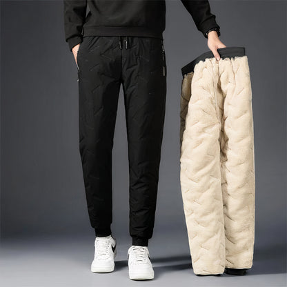 Warme Winter-Thermohose mit isoliertem Futter für kalte Herbst- und Wintertage.