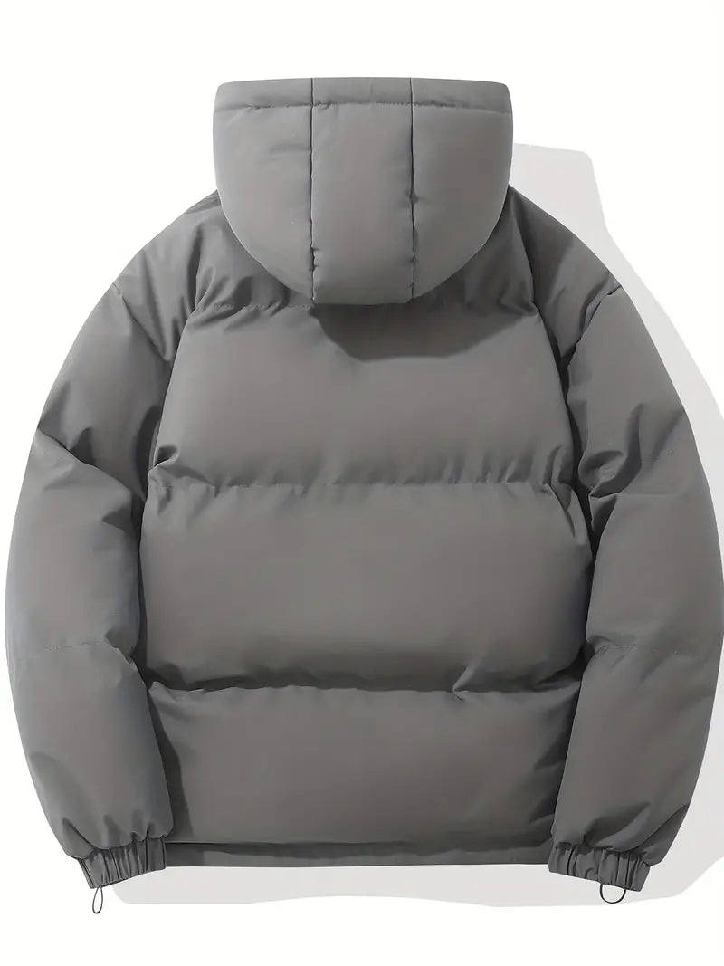 Warme Winterjacke mit Kapuze für kalte Tage, ideal für Herbst- und Winterausflüge.