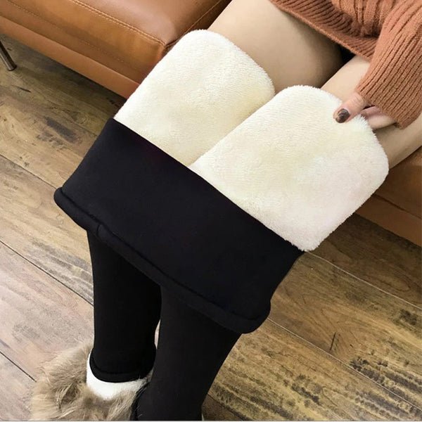 Warme Winterleggings für Frauen mit weichem Fleece-Innenfutter, ideal für kalte Herbst- und Wintertage, bietet Komfort und Elastizität.