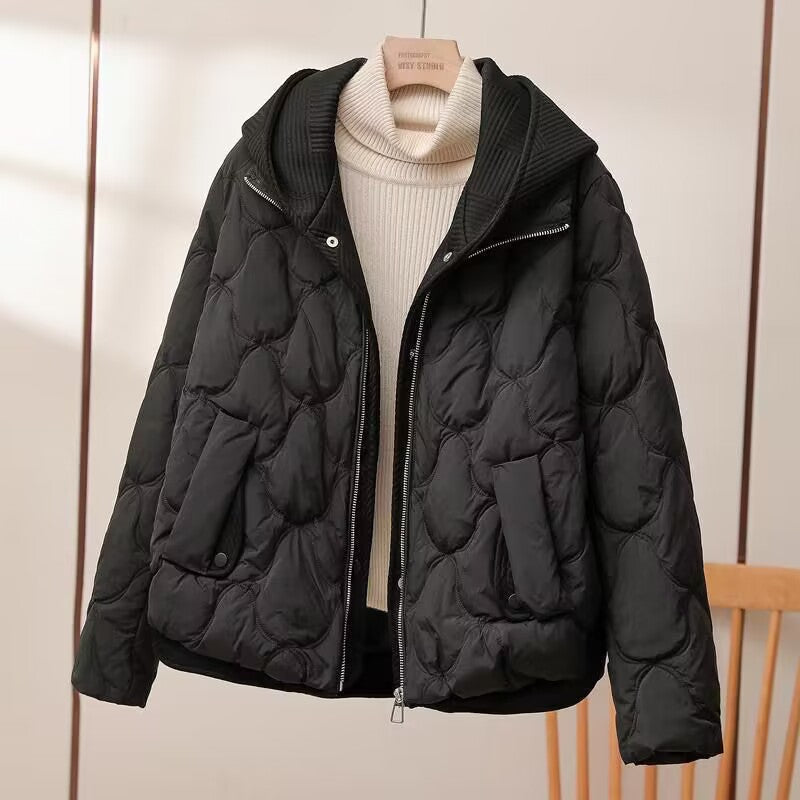 Damen-Pufferjacke, ideal für kalte Herbst- und Wintertage, mit hochwertiger Füllung und modernem Design.