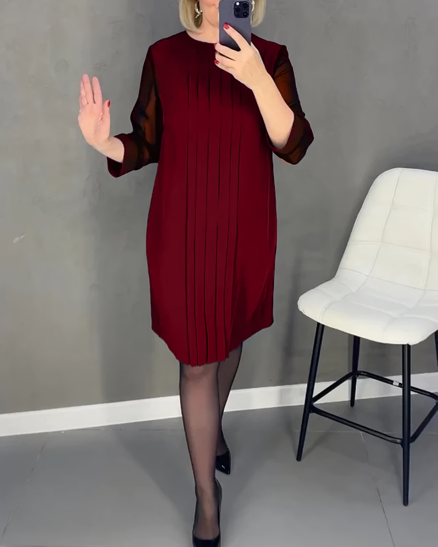 Elegantes Kleid mit Mesh-Ärmeln - Cerise